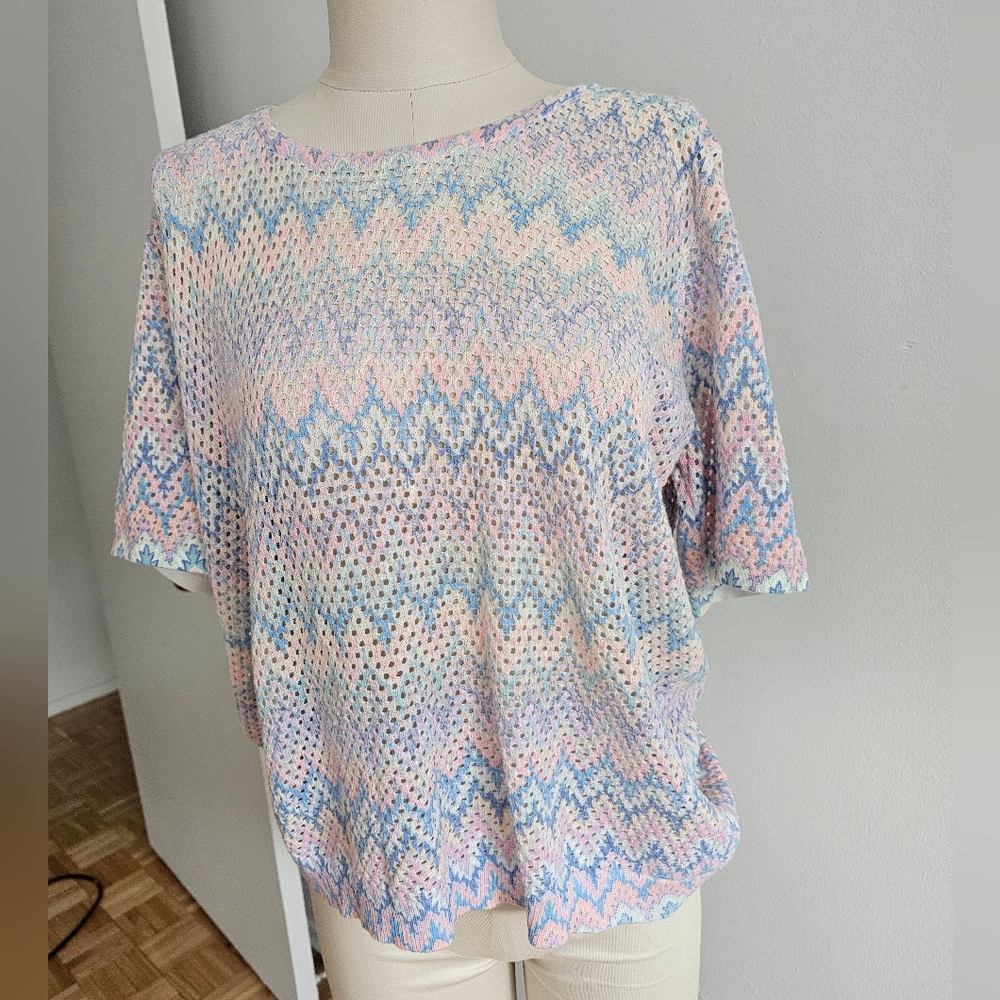 Colorful Zigzag Women's Short Sleeve Top